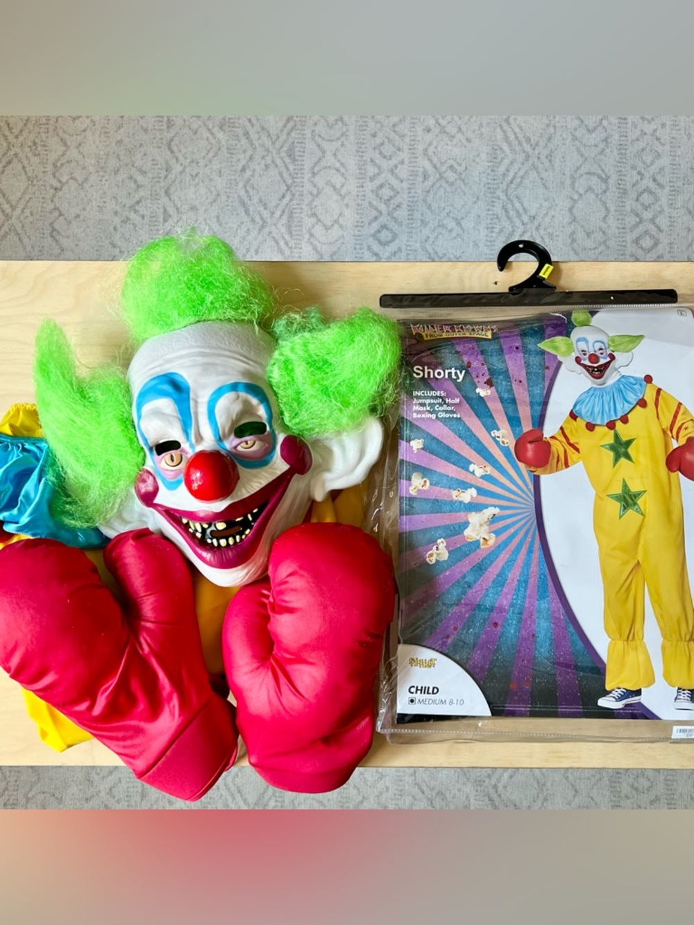 Spirit Halloween Killer Klowns from Outer Space Shorty Costume Child M